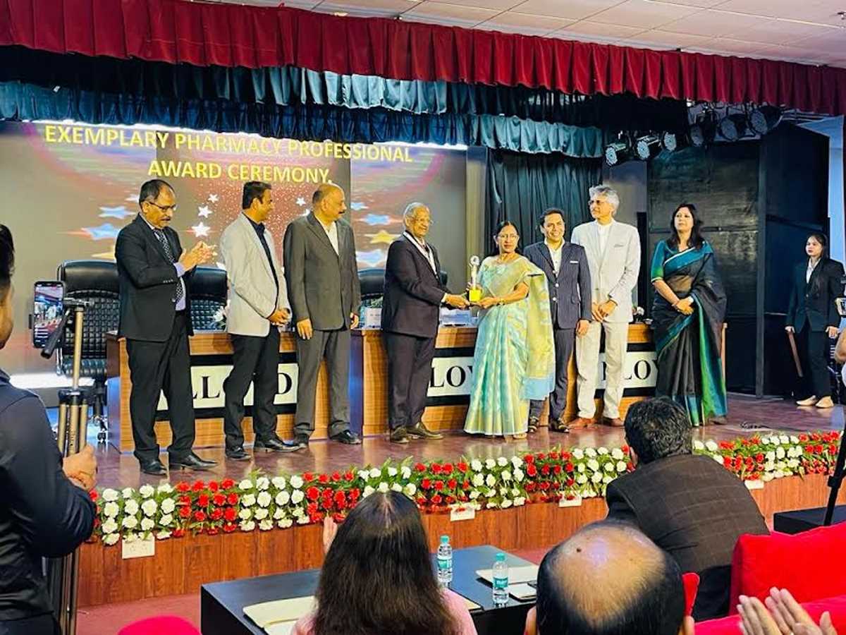 बिजनेस वर्ल्ड के बदलते प्रतिमानों में सुधारात्मक और पुनर्योजी विकास पर चर्चा